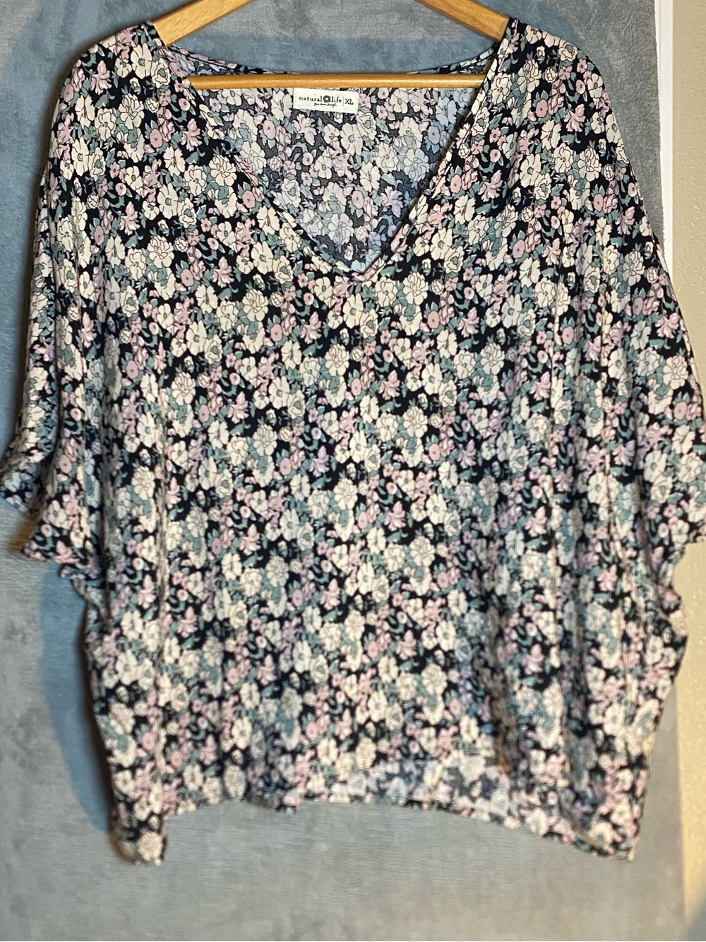Natural Lice Floral V-Neck Top Flowers Whimsical Fairy Size XL Lightweight